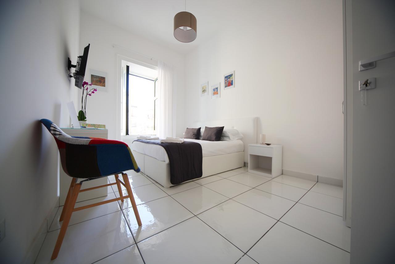 Le Mulieres Apartment ซาแลร์โน ภายนอก รูปภาพ
