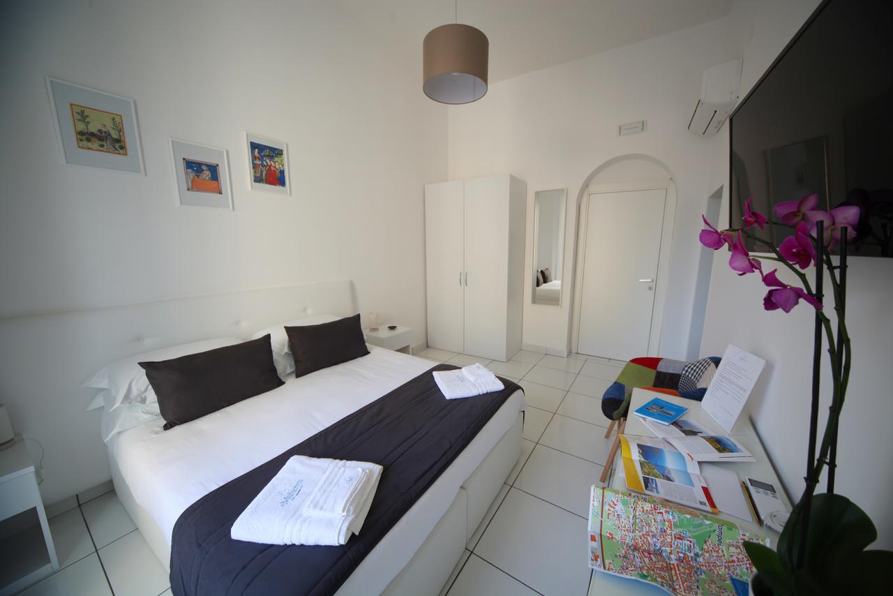 Le Mulieres Apartment ซาแลร์โน ภายนอก รูปภาพ